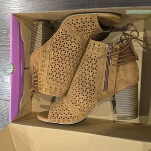 Women's new open toe heel sandal.